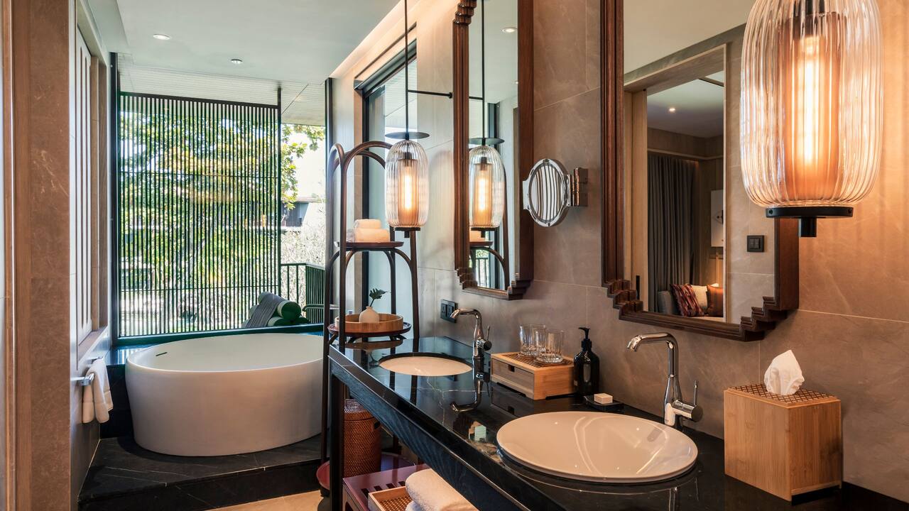 Andaz Pattaya Jomtien Beach King Bed Pool View Bathroom
