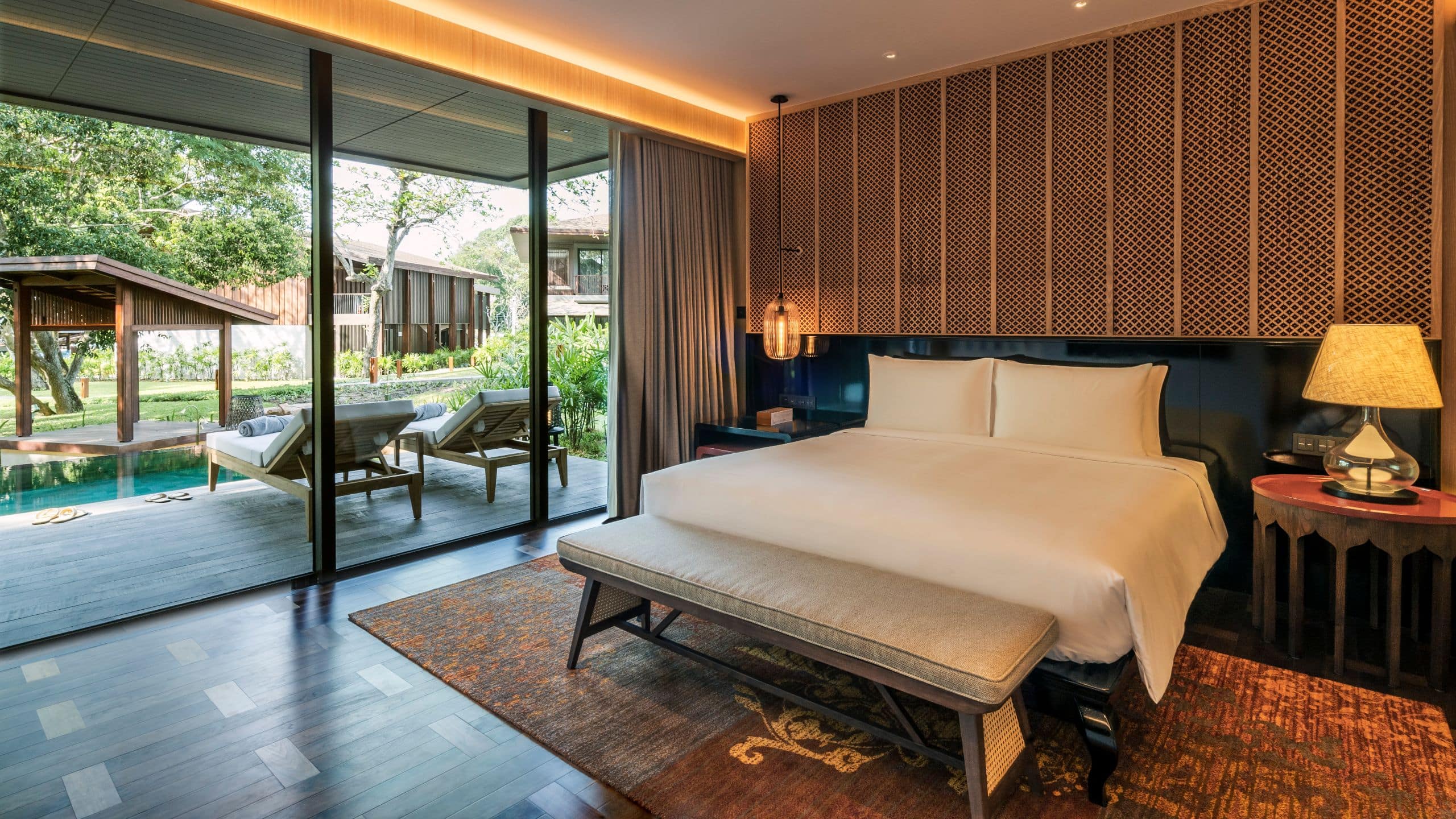 Andaz Pattaya Jomtien Beach Private Pool Suite Room Bed