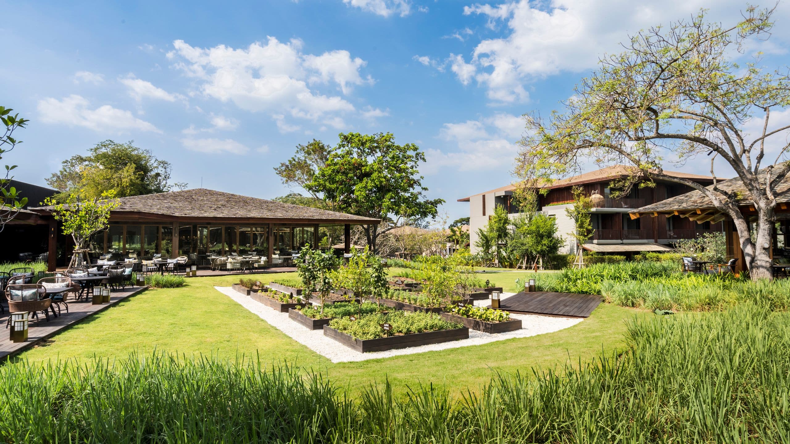 Andaz Pattaya Jomtien Beach Village Square Garden