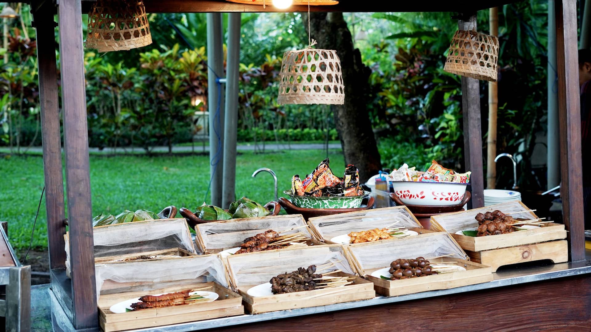 Hyatt Regency Yogyakarta Angkringan Dishes Served In A Wooden Cart