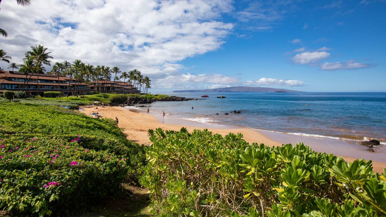 Beach in front of Makena Surf