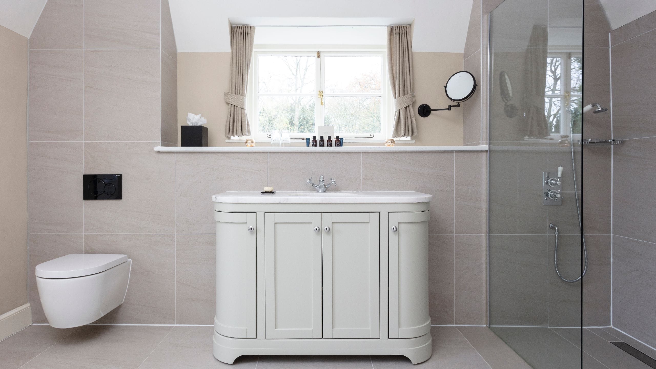 第 4，共 9 SCHLOSS Roxburghe Gardeners Cottage Bathroom