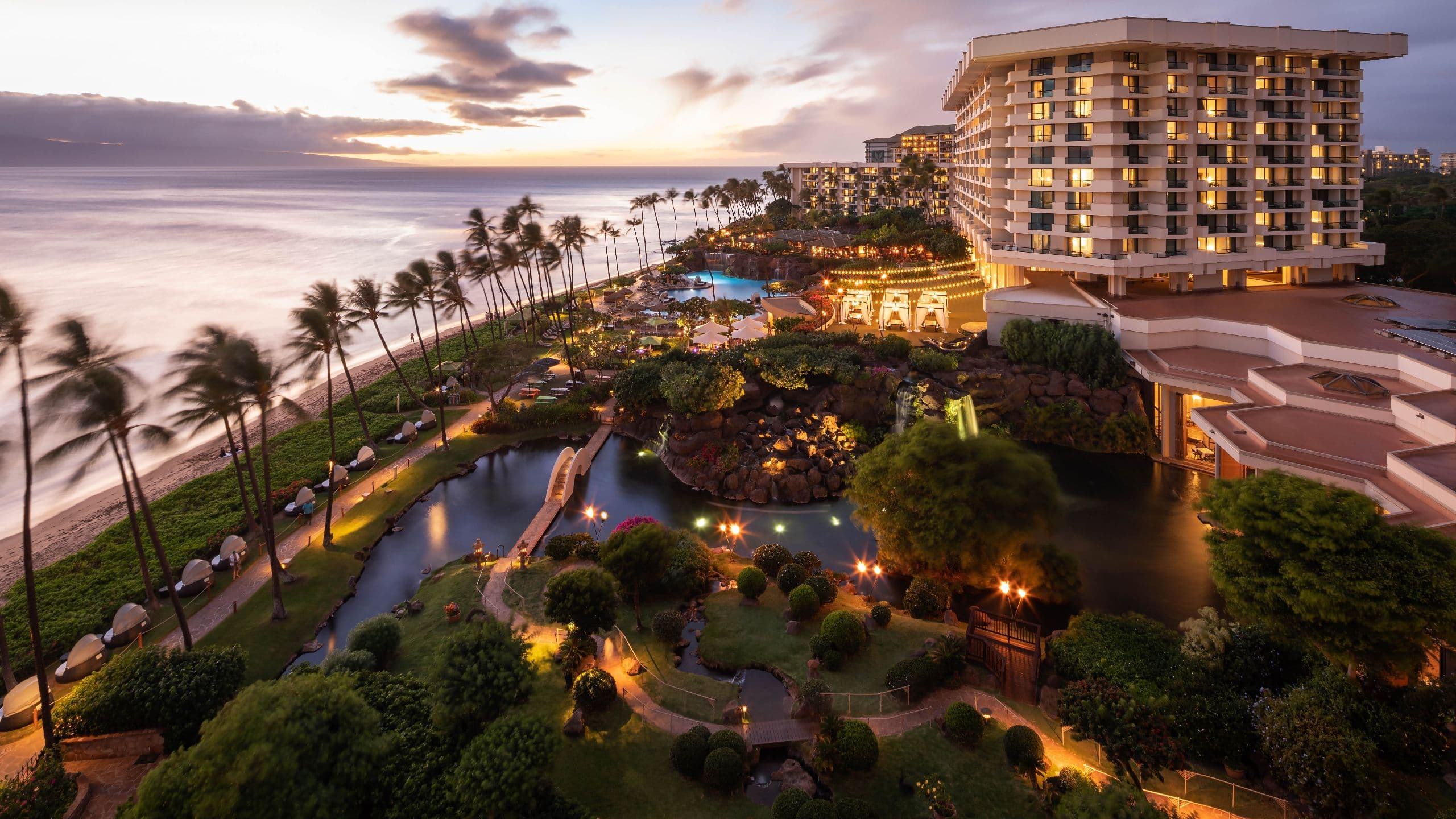 Hyatt Regency Maui Resort and Spa Exterior Evening