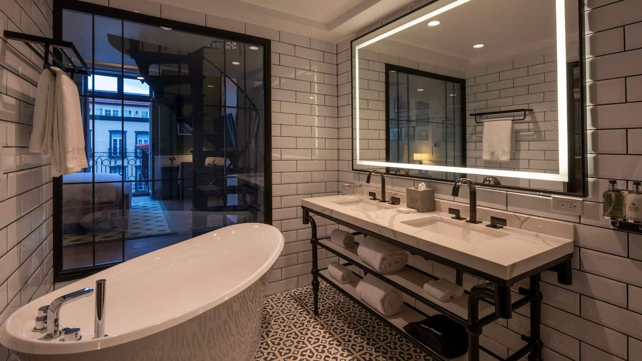 Loft Suite Bathroom