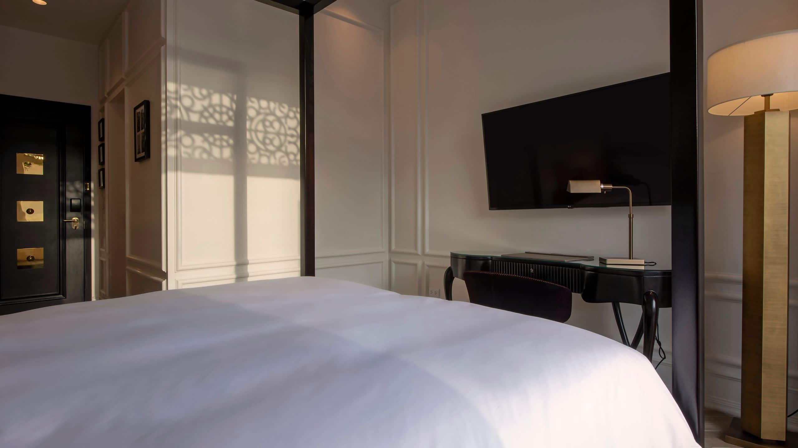 Hotel La Compañia One King Bed French Wing