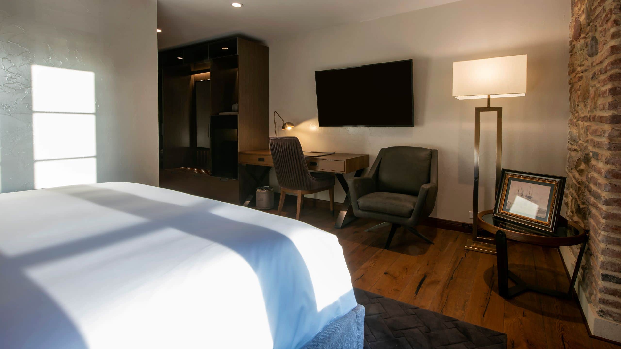 Hotel La Compañia One King Bed Spanish Wing