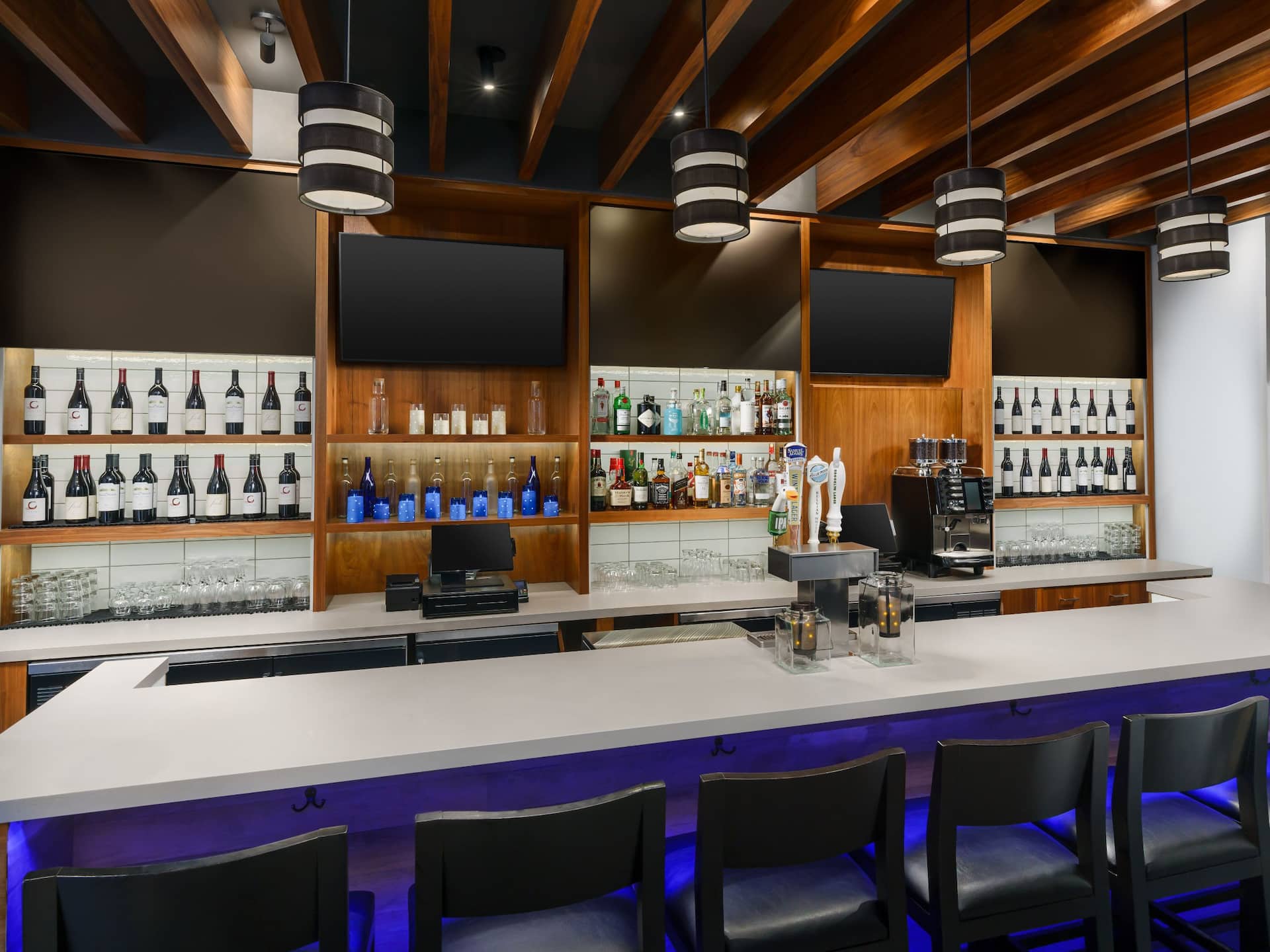 Hyatt Place New York City / Times Square Bar