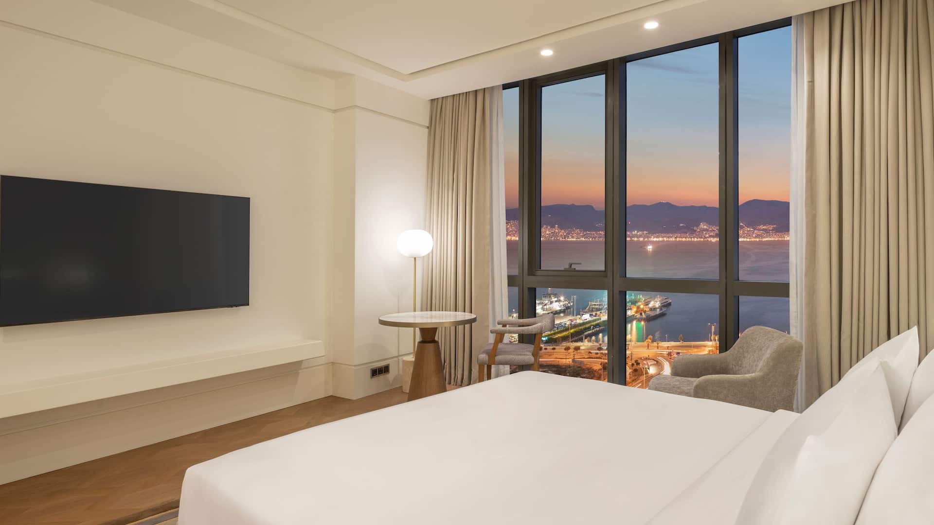 2/5 Hyatt Regency İzmir İstinyePark King Bed Tv Without Balcony