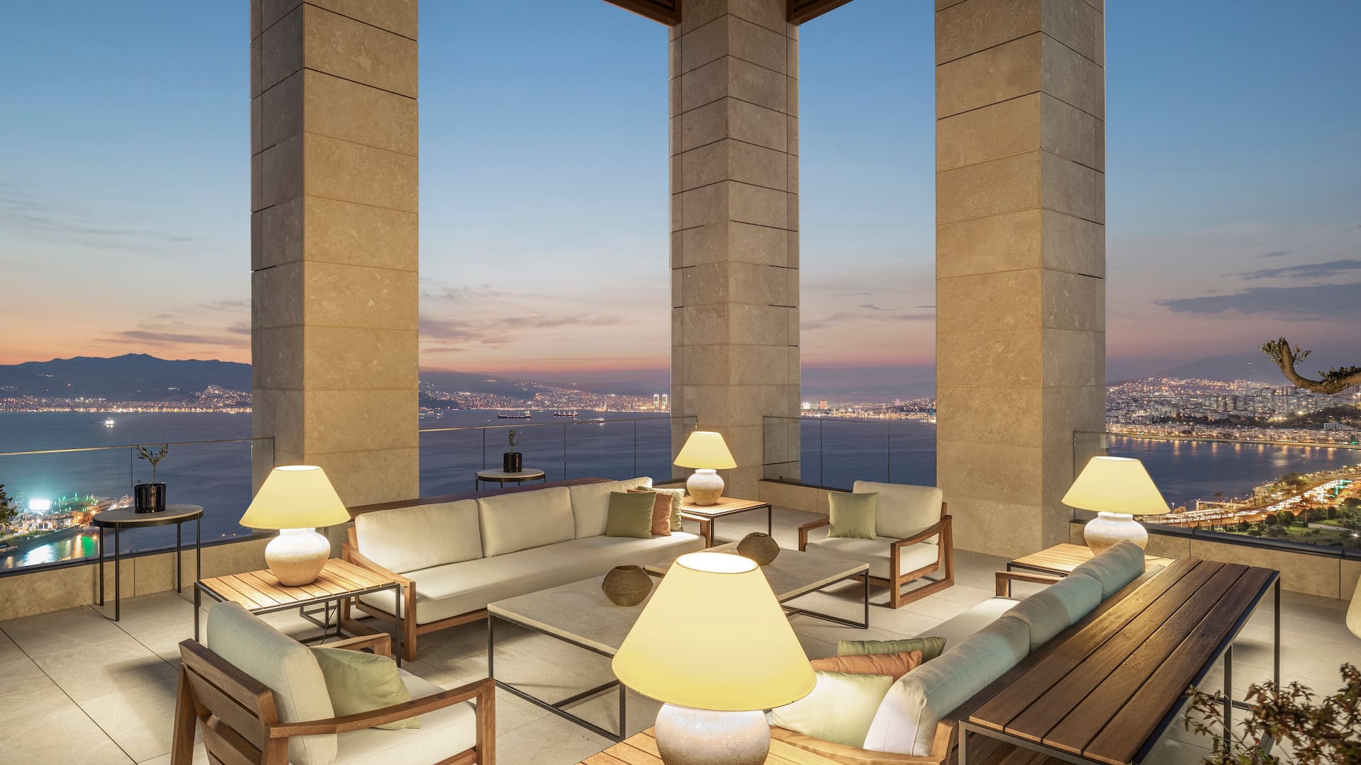 Hyatt Regency İzmir İstinyePark Regency Executive Suite Terrace Dusk View