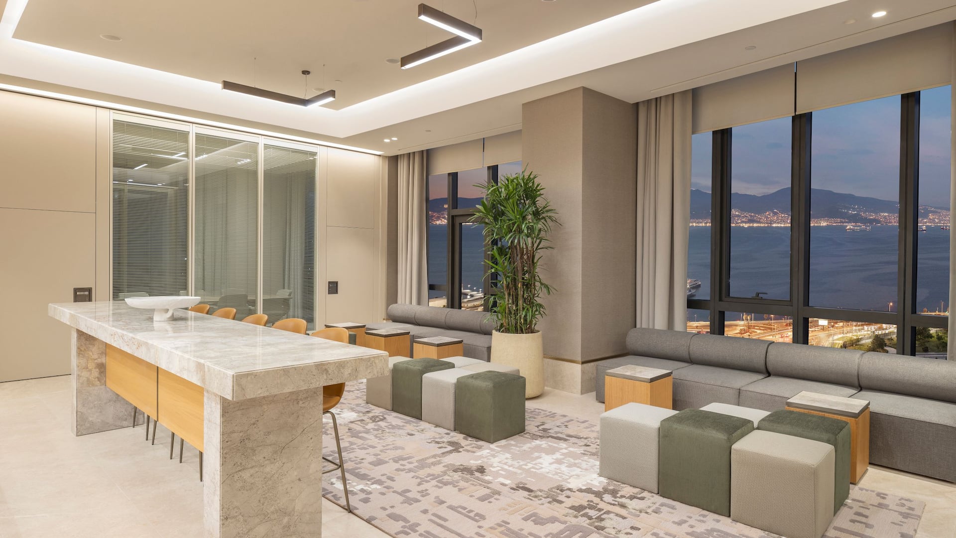 Hyatt Regency İzmir İstinyePark Meeting Event Prefunction Area Dusk