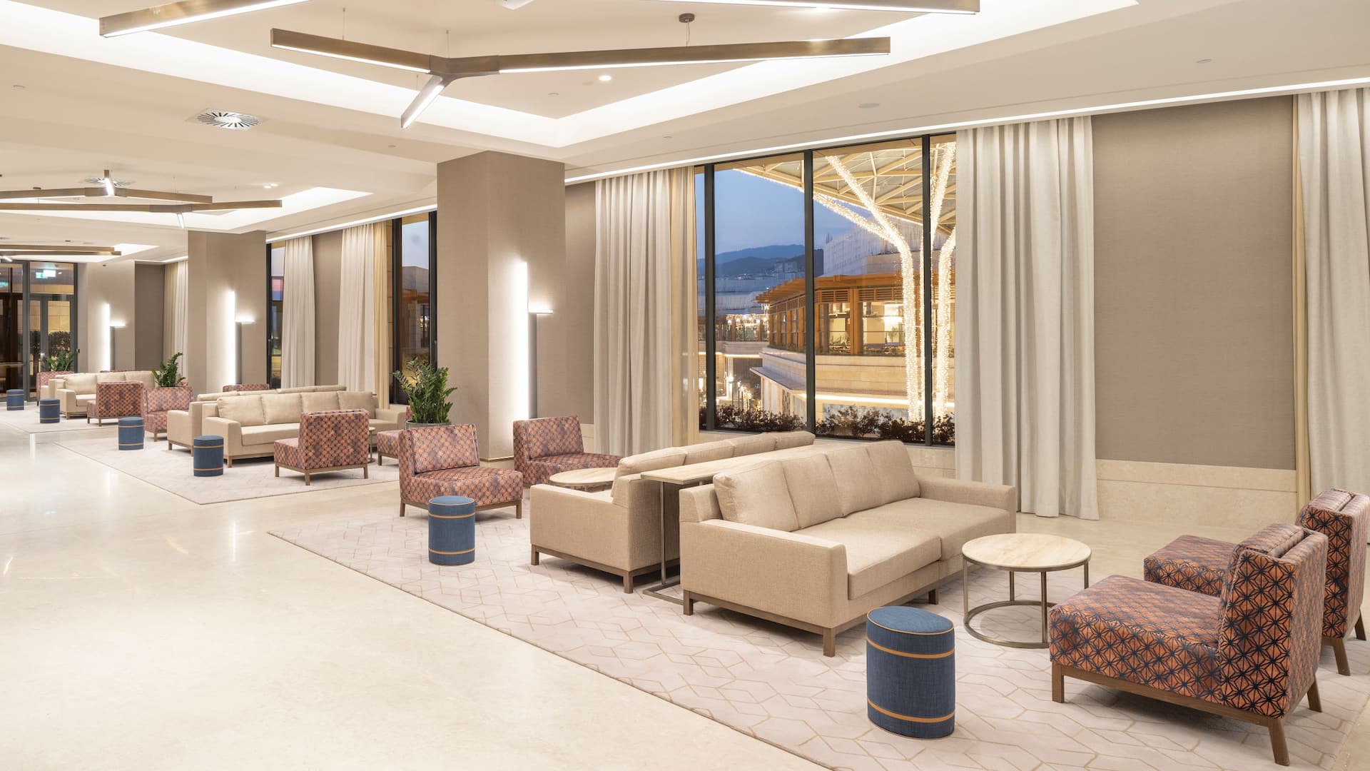Hyatt Regency İzmir İstinyePark Regency Ballroom Prefunction Mall View