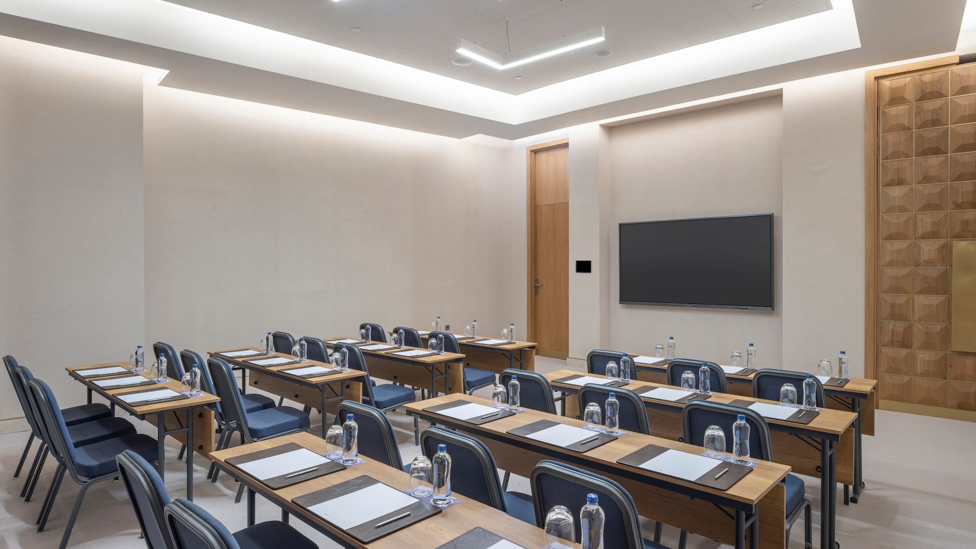 Hyatt Regency İzmir İstinyePark Meeting Room Classroom Style Tv