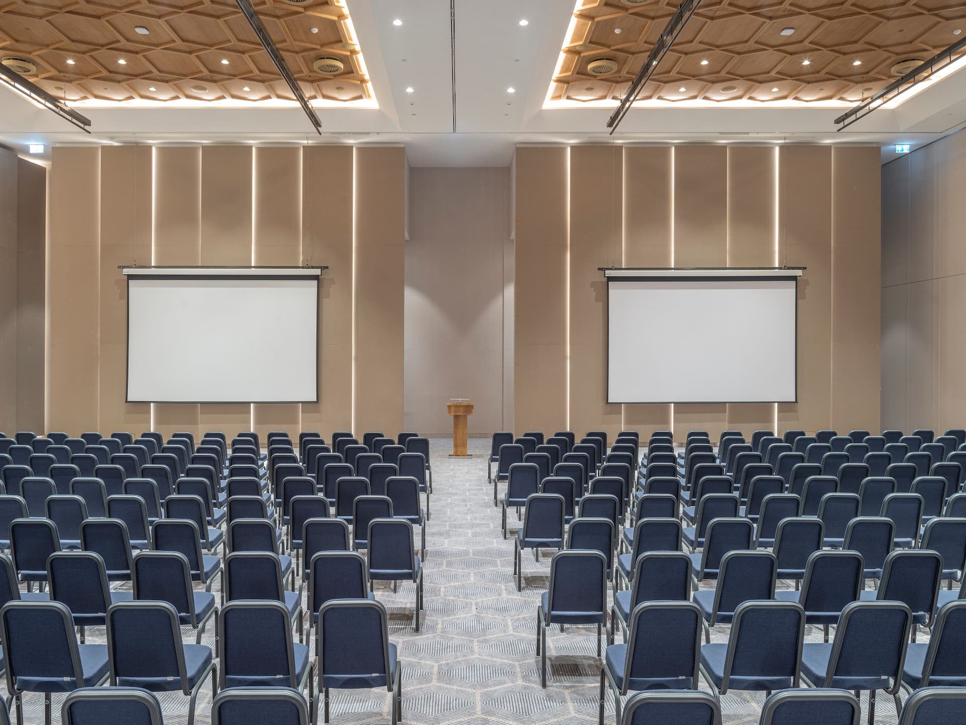 Hyatt Regency İzmir İstinyePark The Regency Ballroom Divided Theater Seating