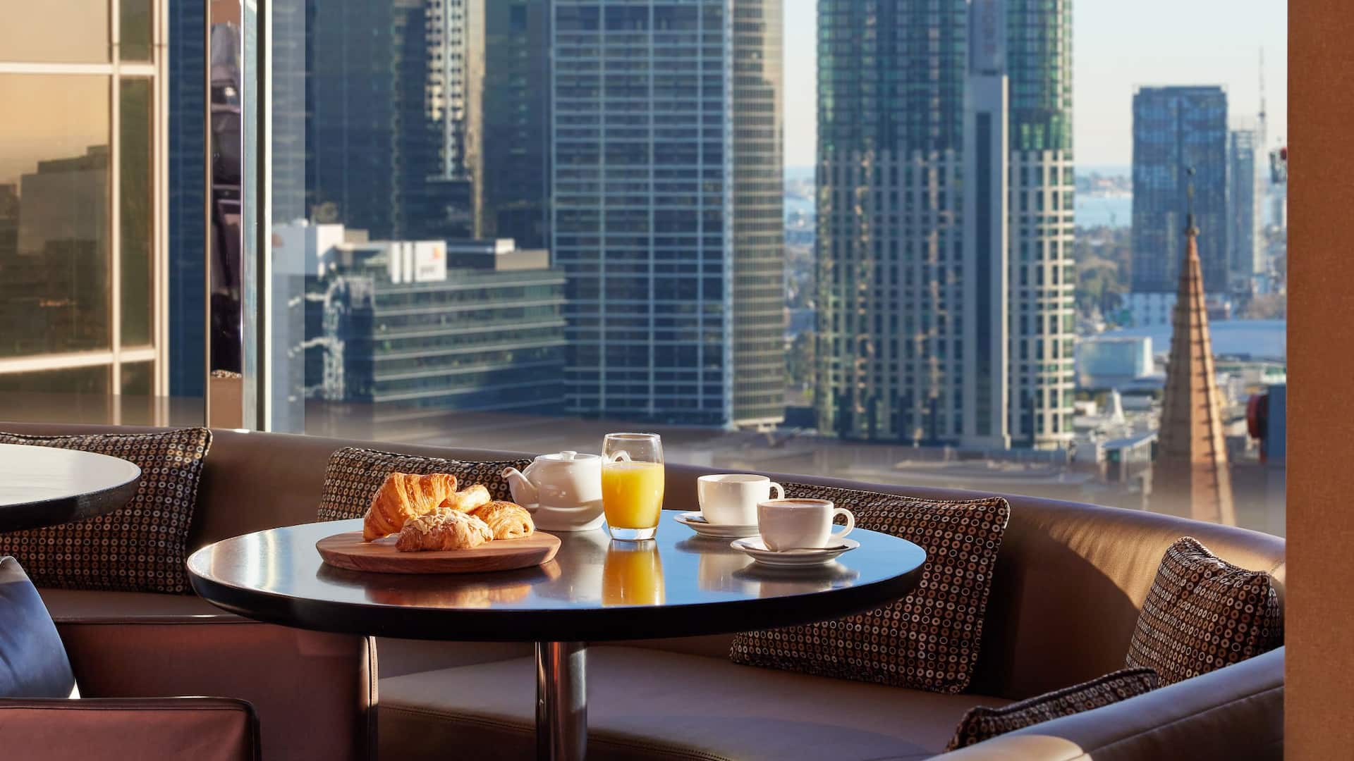 4/5 Grand Hyatt Melbourne Grand Club Wine