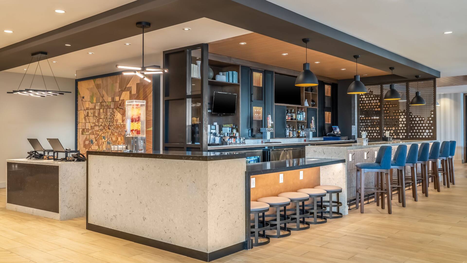 Bar Corner