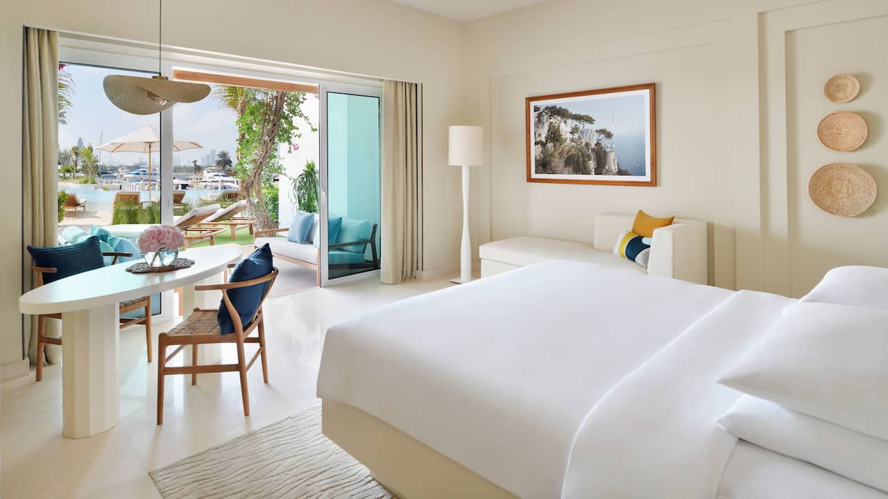 Family Lagoon Beach Suite King Bedroom