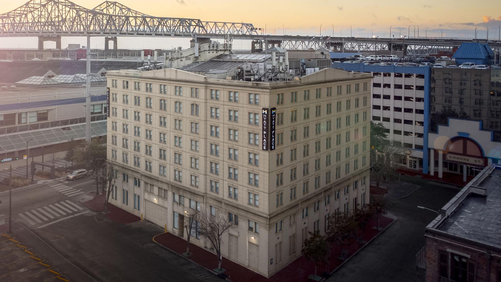 Hotel photos hyatt place new orleans convention center