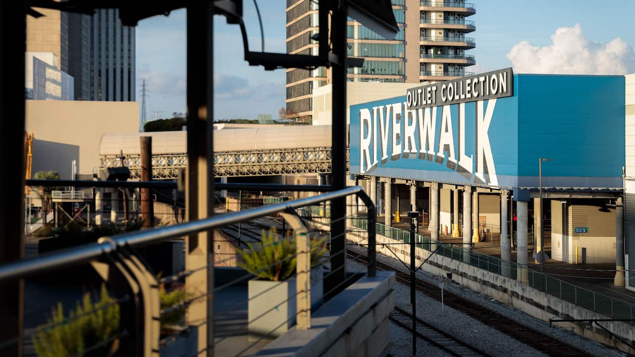 Shopping at Riverwalk Outlet Collection