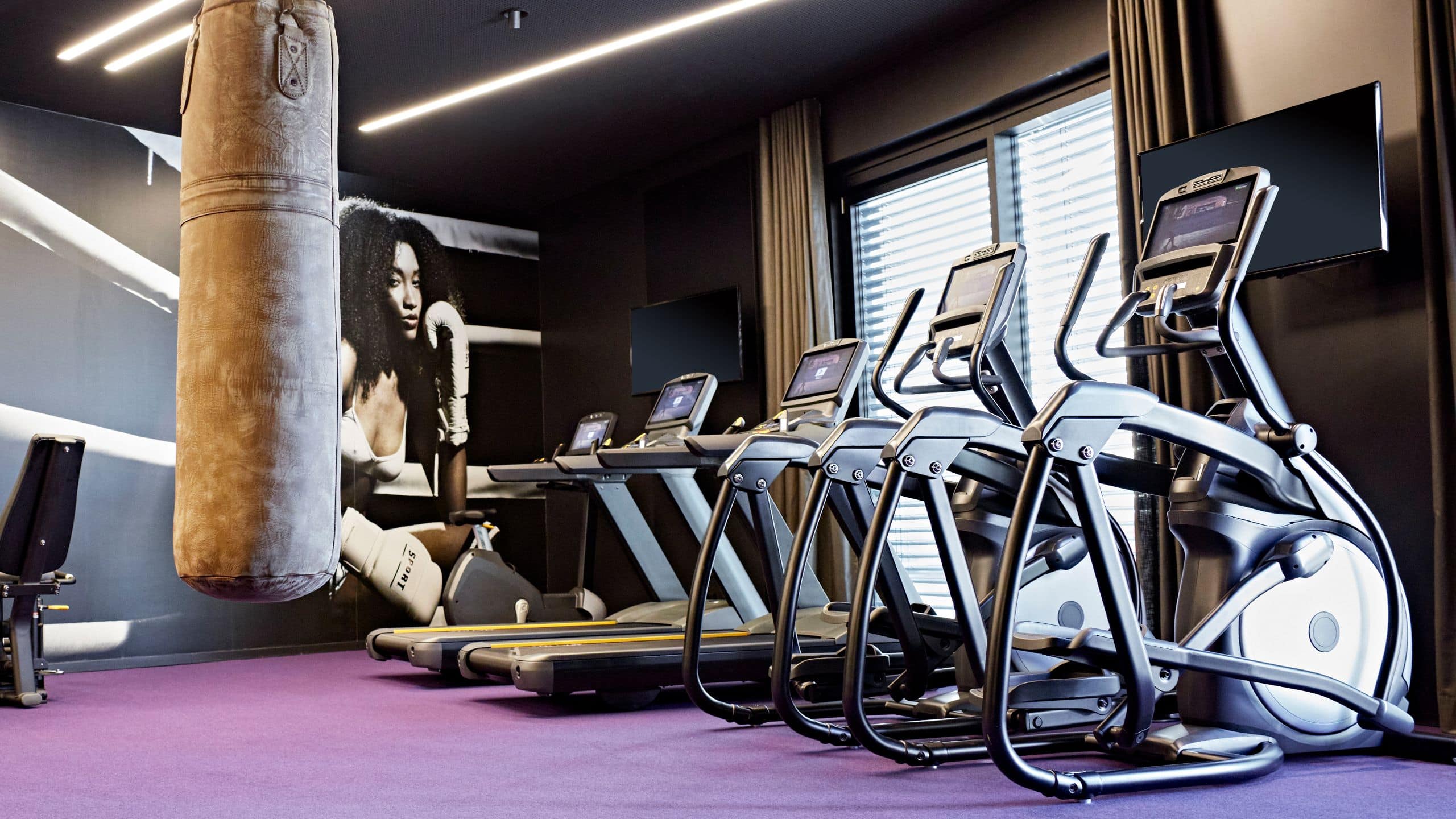 me and all hotel düsseldorf-oberkassel Fitness Center Equipment