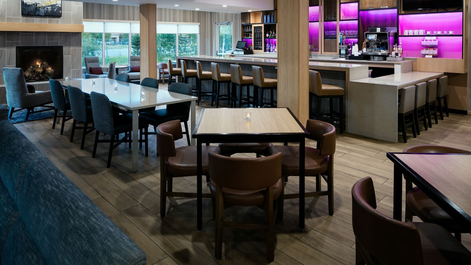 Hyatt Place Fairbanks Bar Seating