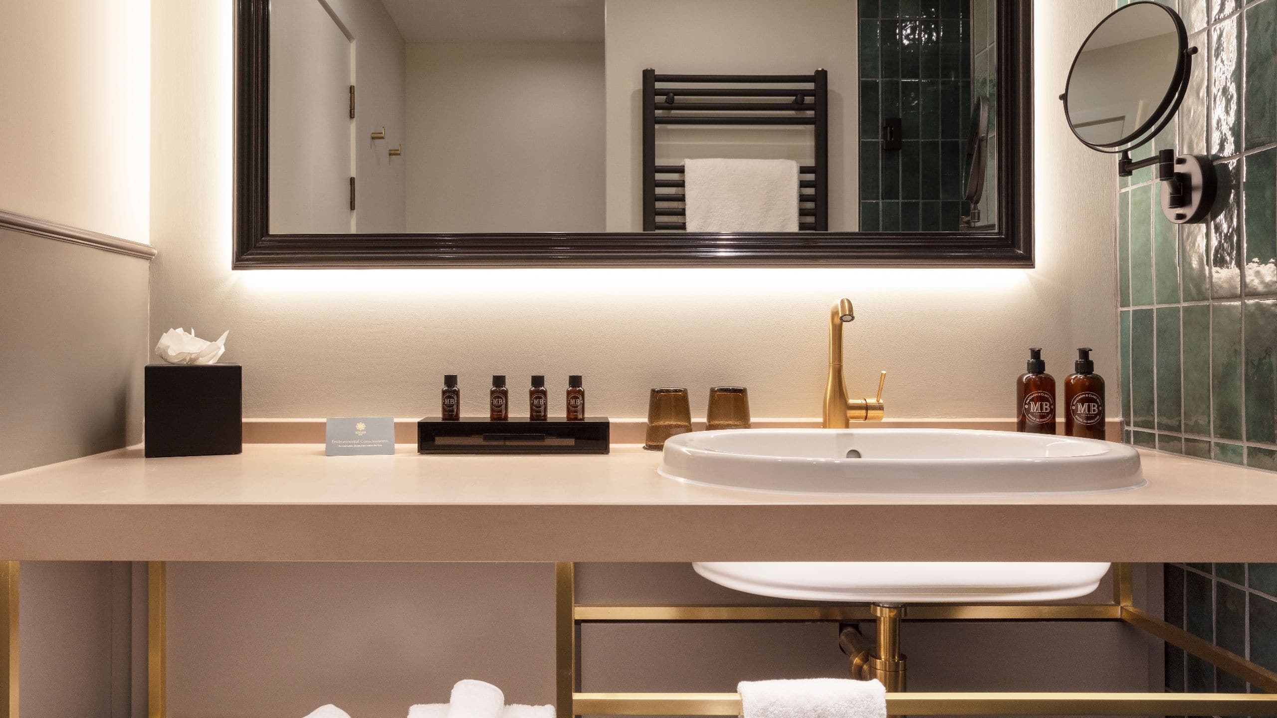 第 5，共 5 SCHLOSS Roxburghe Estate House Standard Bathroom Sink Towels