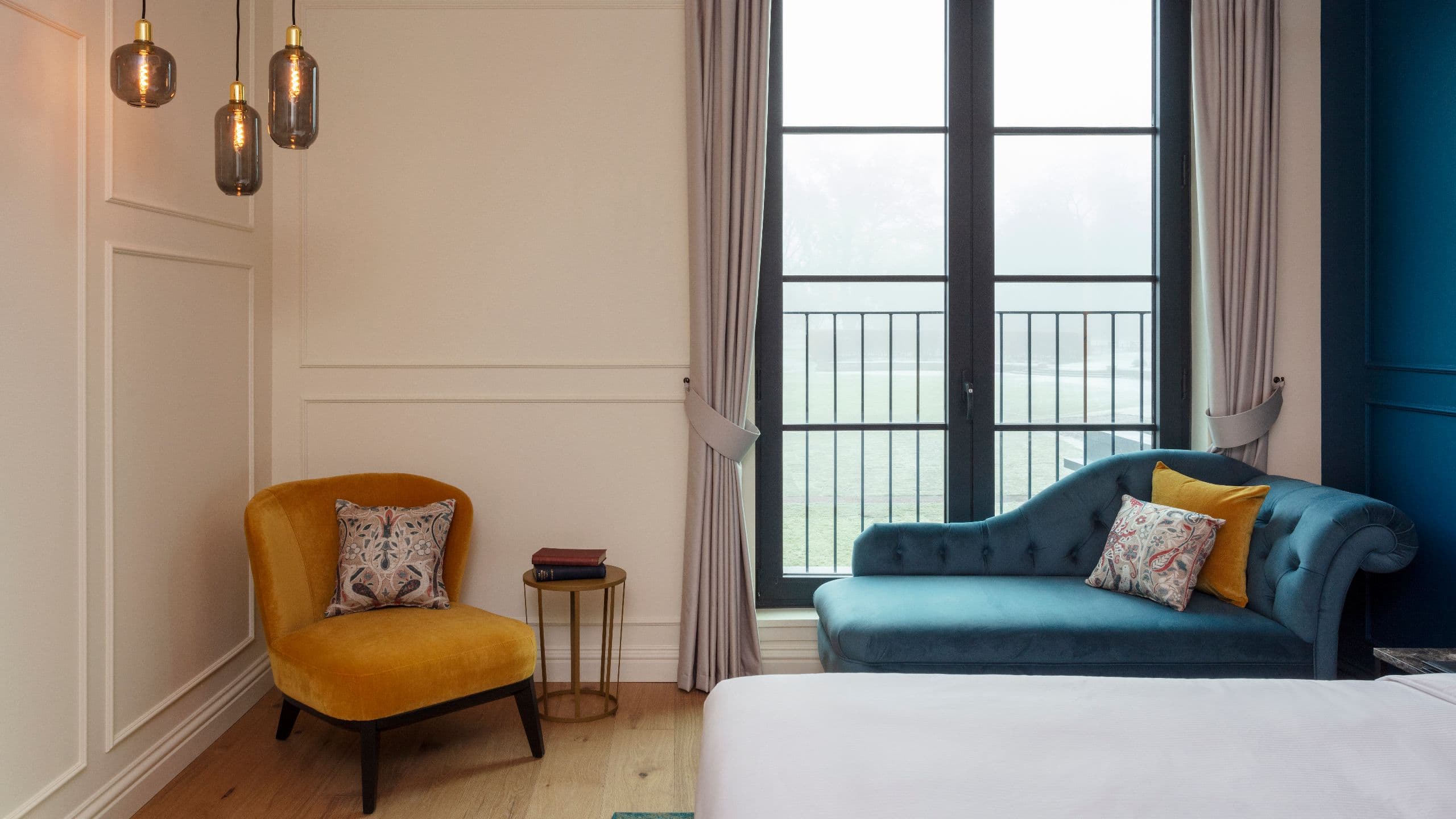 第 2，共 5 SCHLOSS Roxburghe Estate House Standard Bedroom Seating