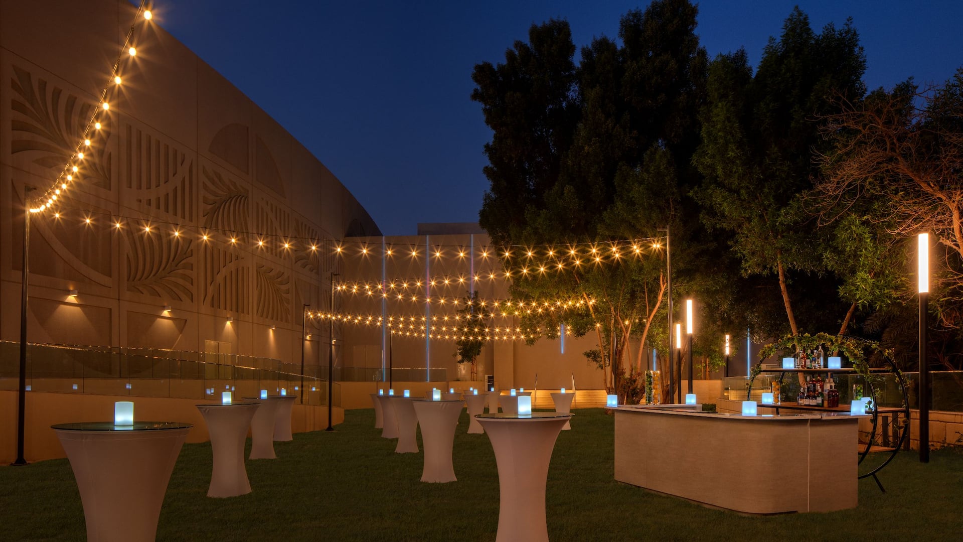 Grand Hyatt Dubai Conference And Exhibition Center Secret Garden