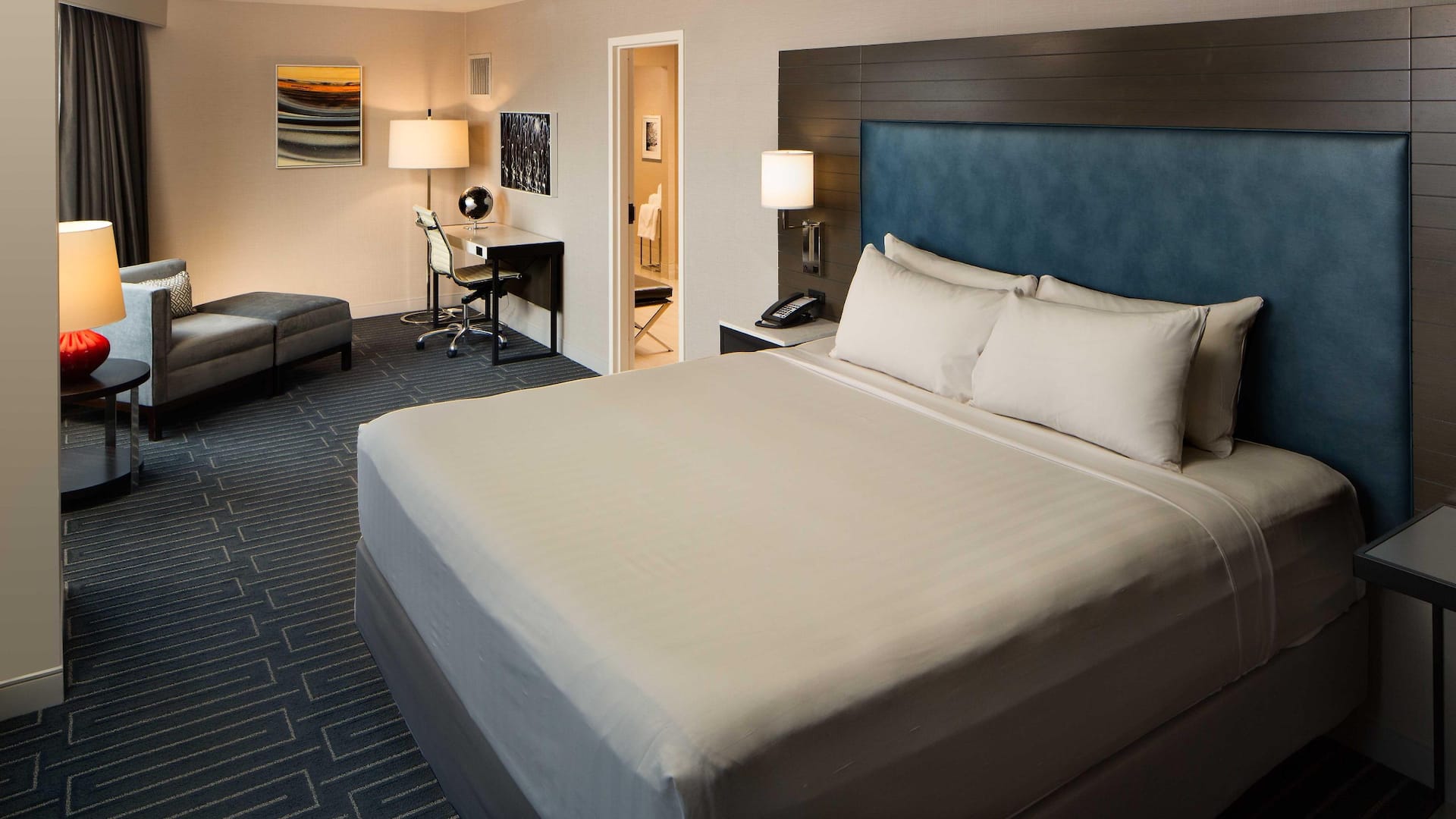 Hotel Photos | Hyatt Regency Cincinnati