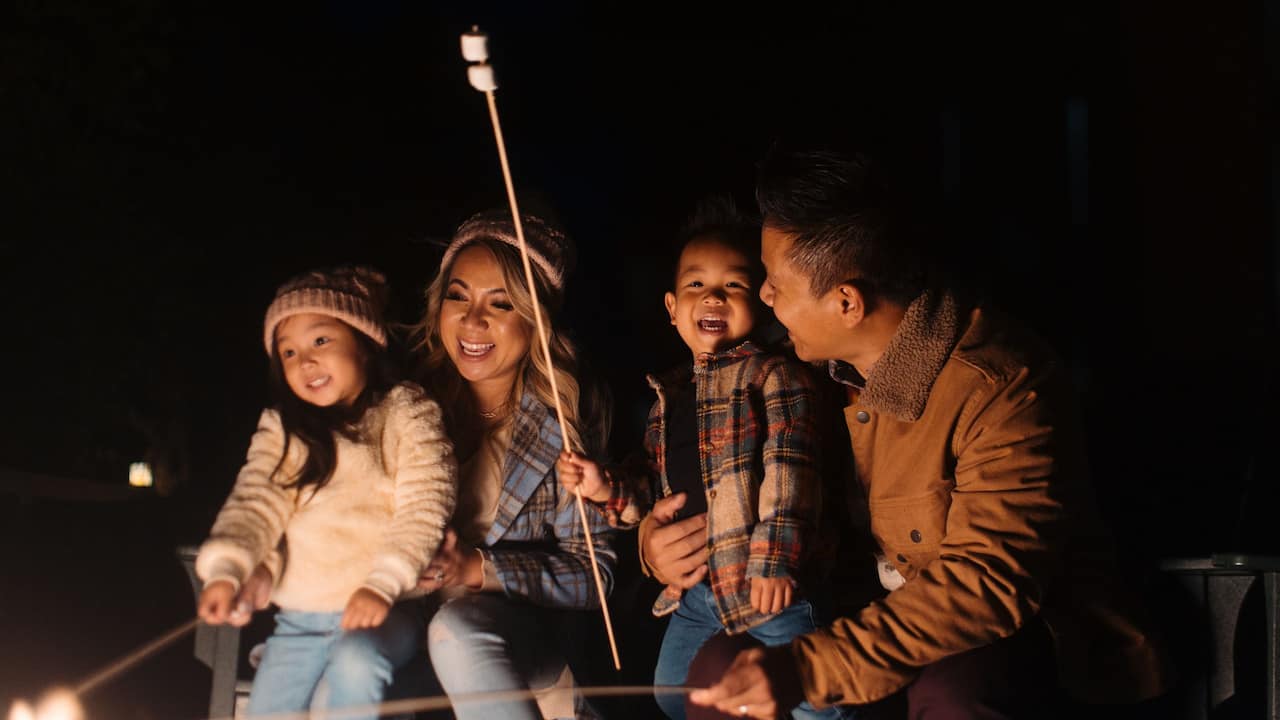 Lifestyle Family Firepit Smores