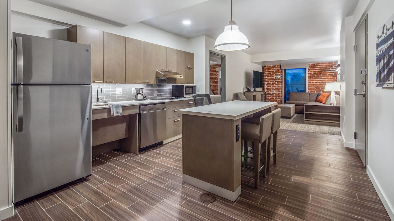 Midtown Sacramento Hotels with Accessible Suites at Hyatt House Sacramento Midtown