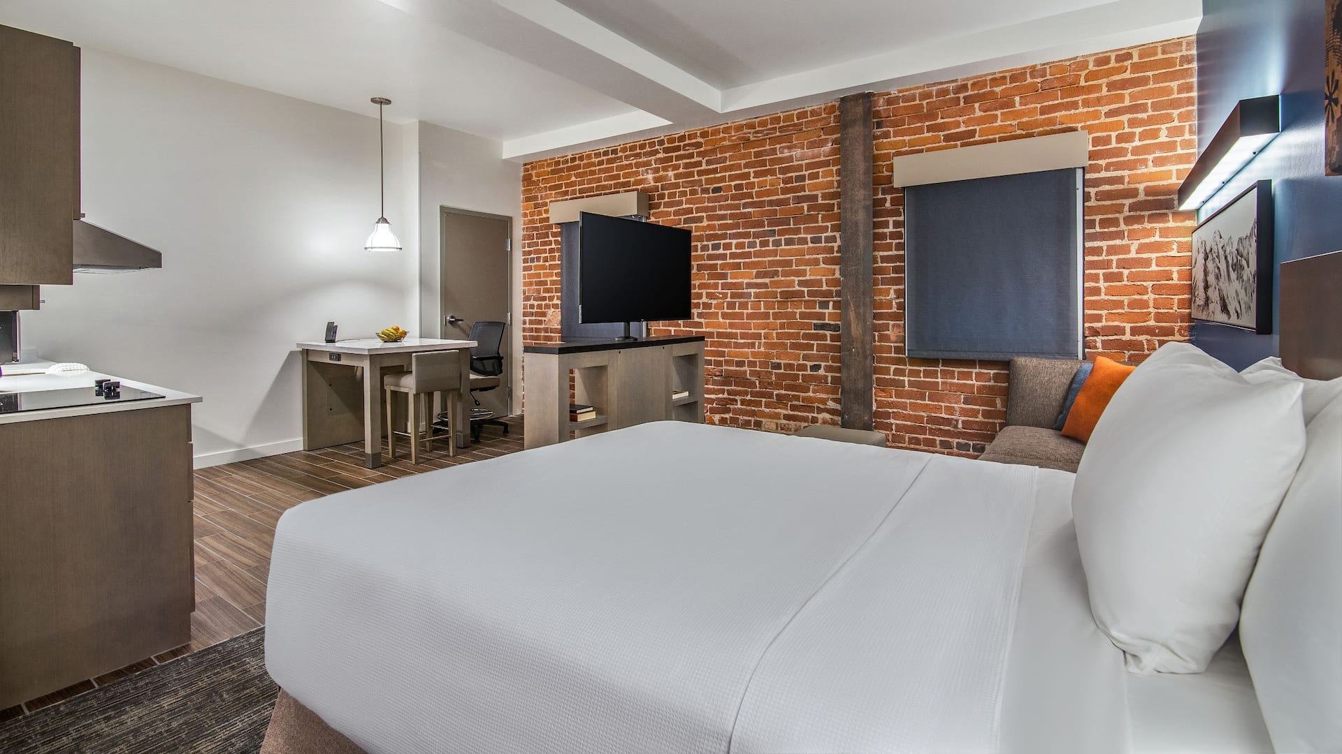 5 de 5 Hyatt House Sacramento / Midtown Accessible Studio Kitchen Suite Queens Room