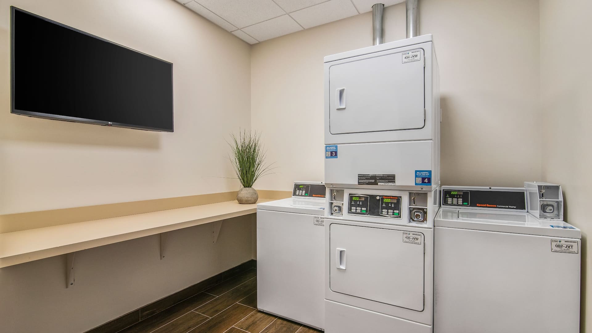Hyatt House Sacramento / Midtown Laundry