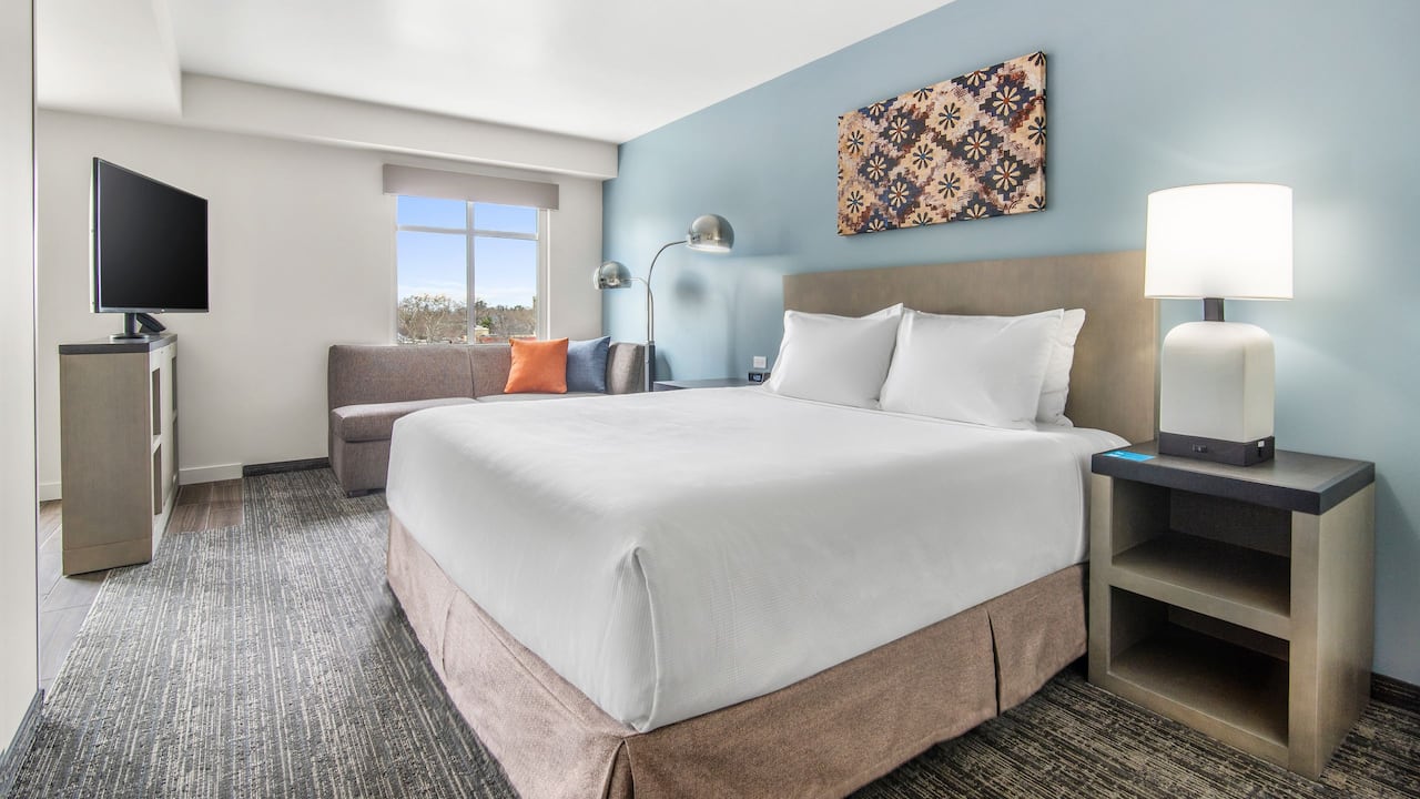 New Sacramento Hotels with Accessible King Rooms at Hyatt House Sacramento Midtown