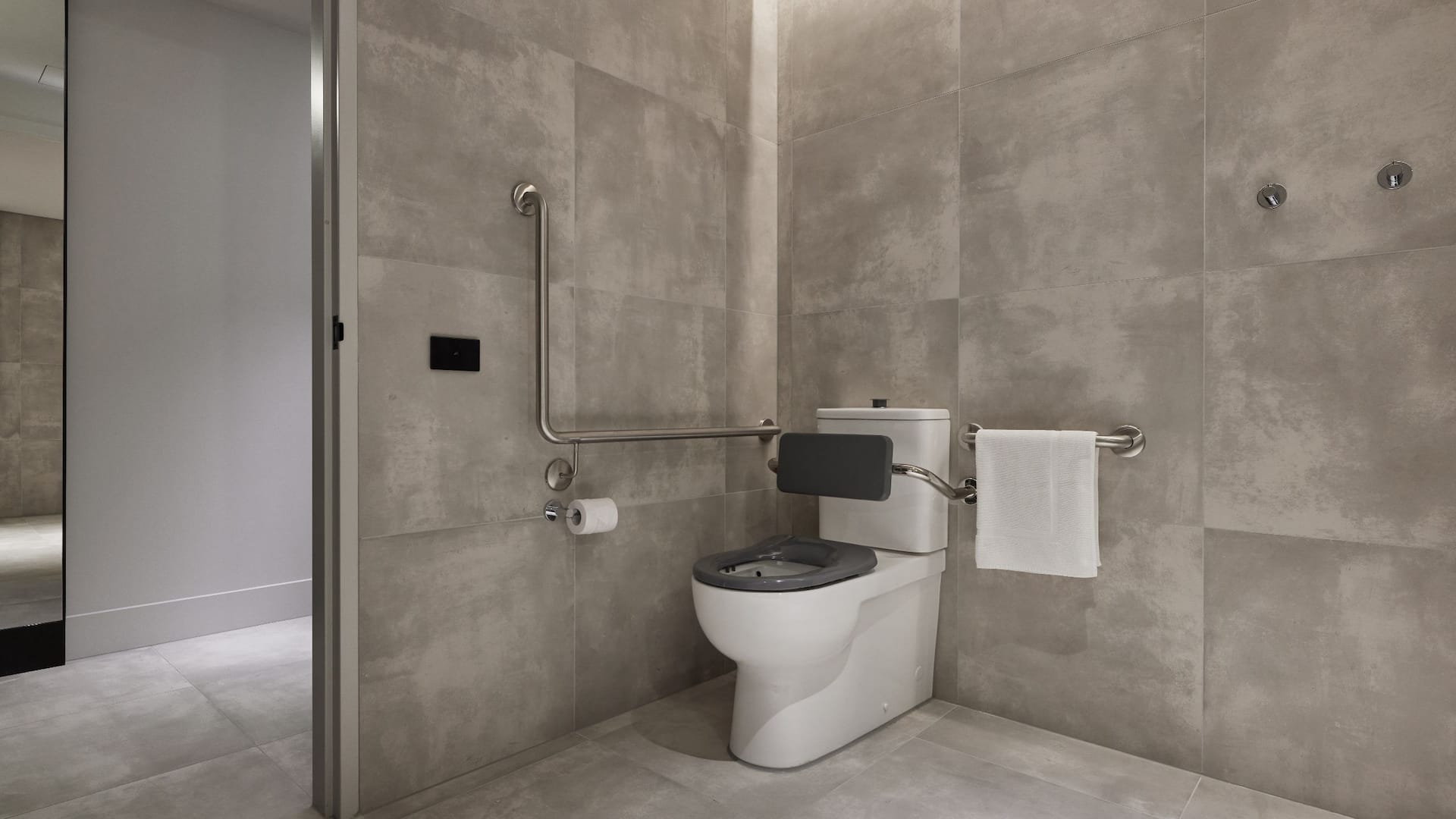 4 de 4 Hyatt Place Melbourne Caribbean Park ADA Toilet