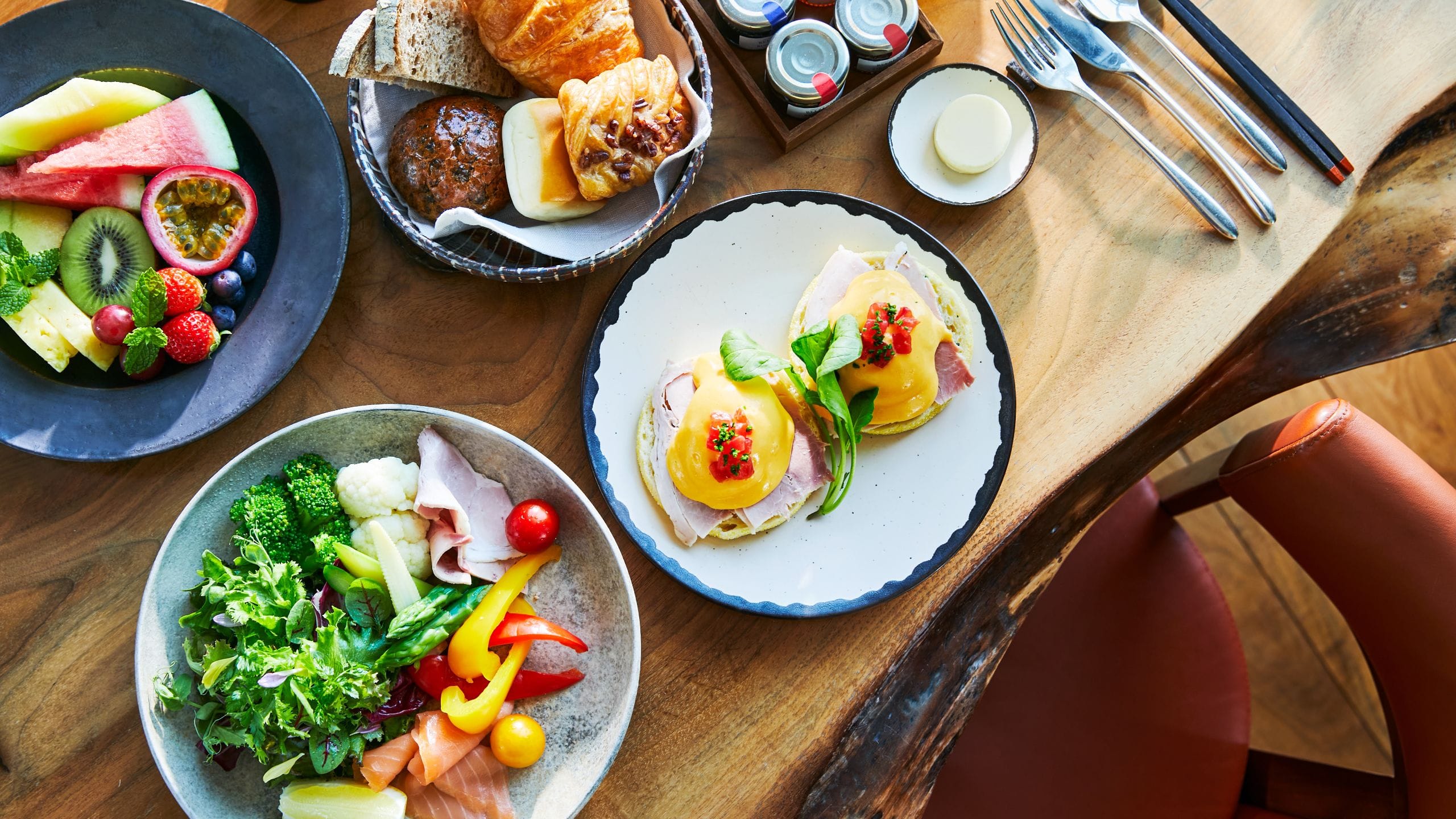 Andaz Tokyo Toranomon Hills Tavern Breakfast Eggs Benedict