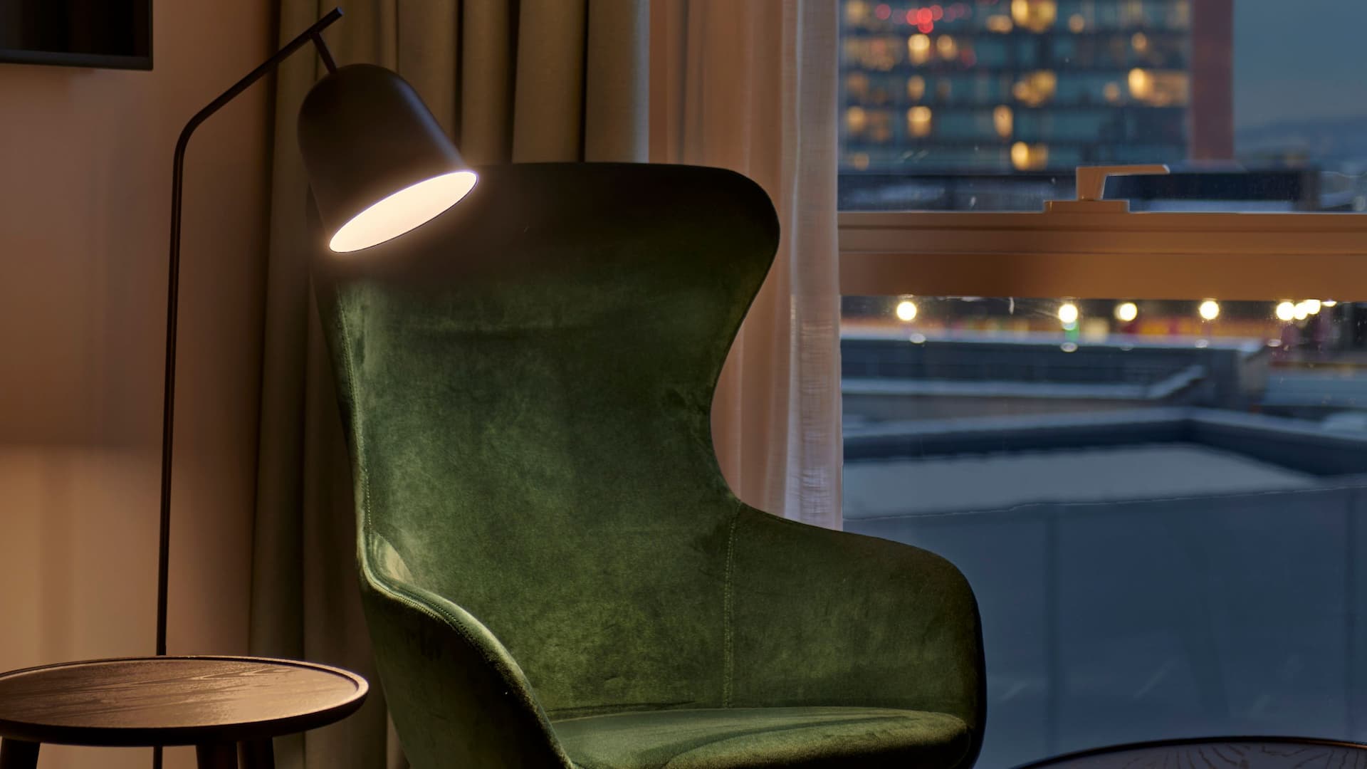 Hyatt House London Stratford Lhrxs Cosy Nightime