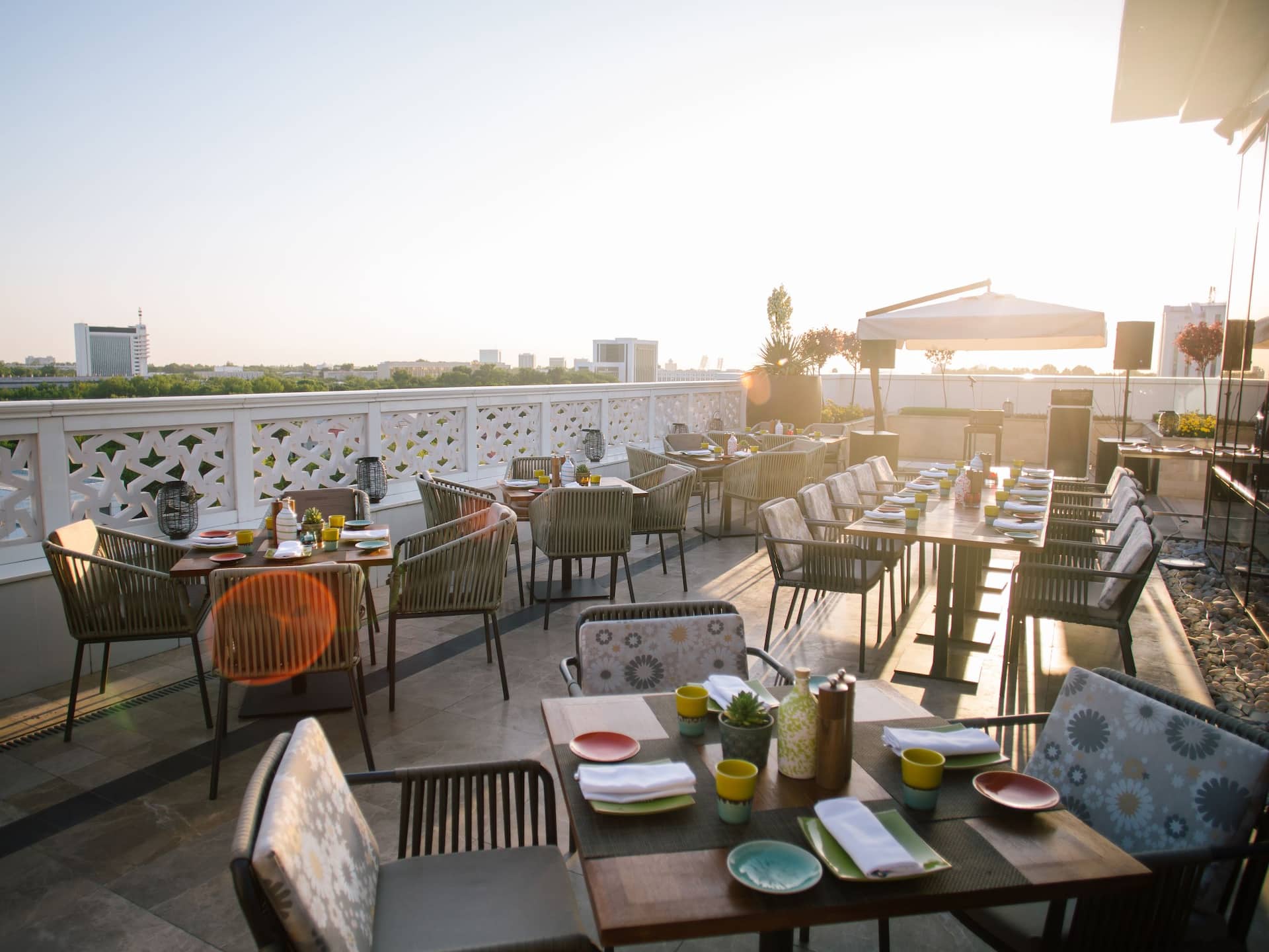 Sette Restaurant: Mediterranean-inspired cuisine from Italy, Spain, and France with rooftop sunset views. Perfect for romantic dinners or gatherings