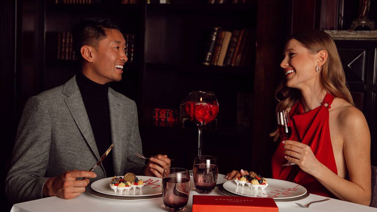 Grand Hyatt Rezidansları Çiftler İçin Yemek Sevgililer Günü Yemeği