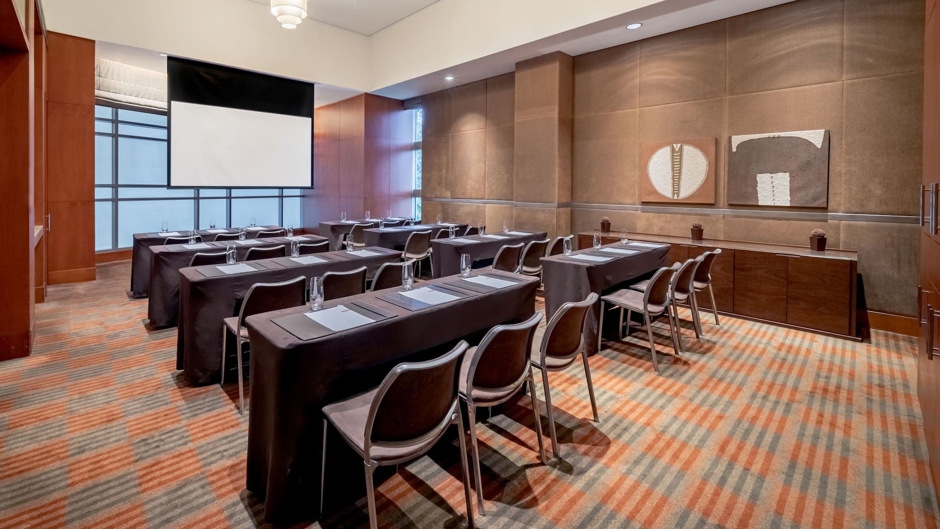 4 of 8 Grand Hyatt São Paulo Gabinete Classroom