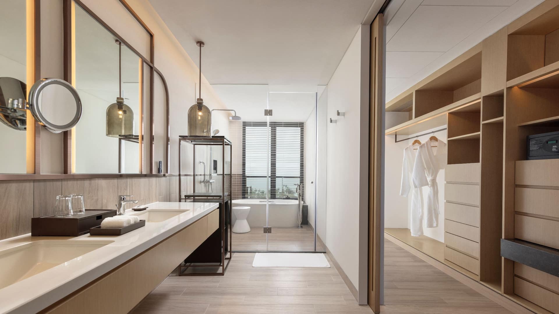 Hyatt Regency Sanya Tianli Bay  Studio Suite Club Access Bathroom