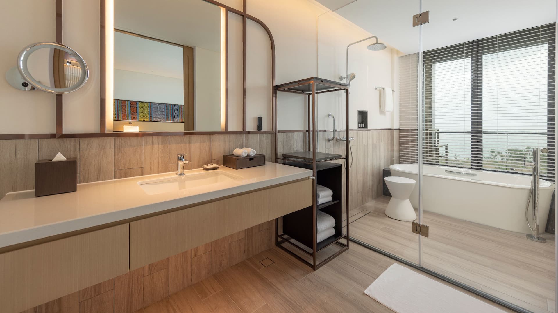 2 de 2 Hyatt Regency SYXRS_Pxxxxx Premium Ocean View Club Access Bathroom