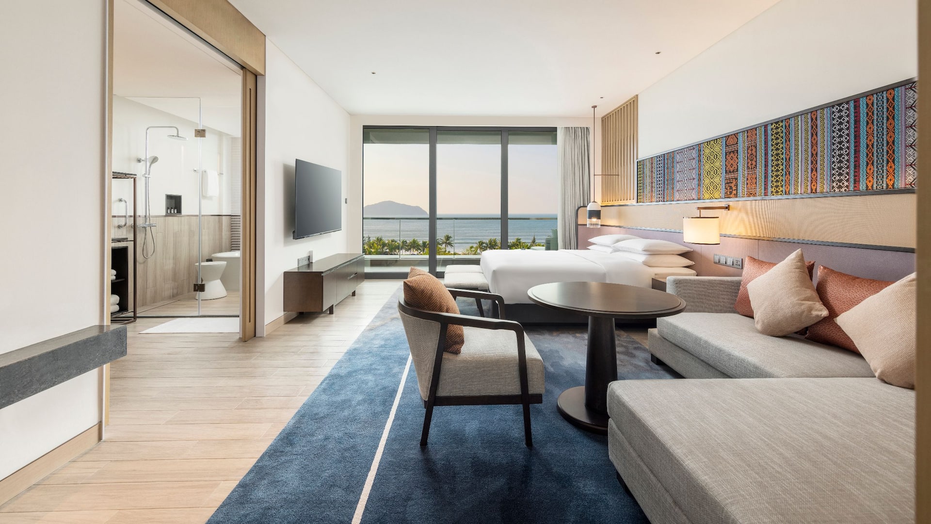 1 de 3 Hyatt Regency Sanya Tianli Bay King Premium Ocean View Club Access Deluxe