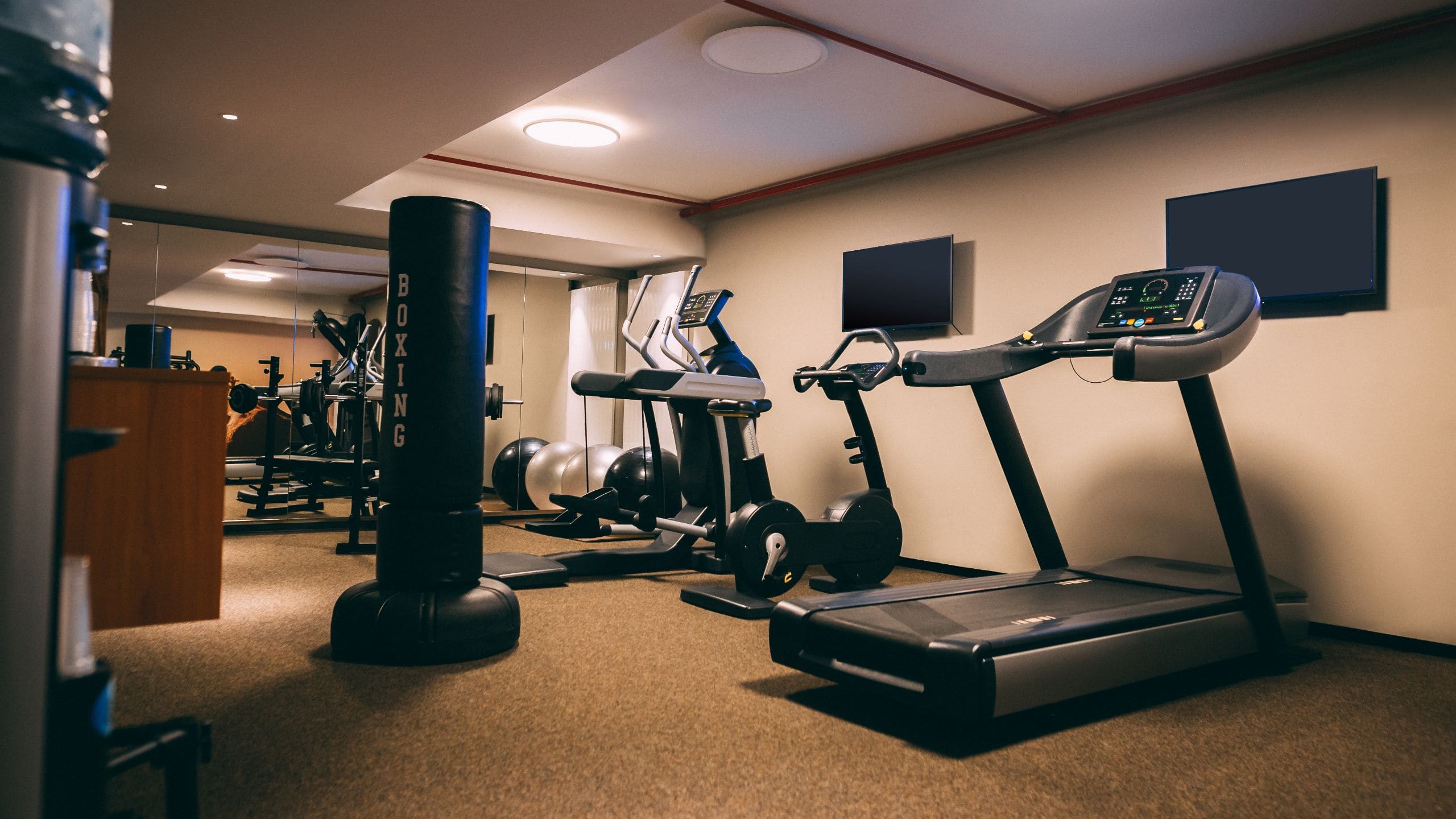 me and all hotel düsseldorf Fitness Center Equipment