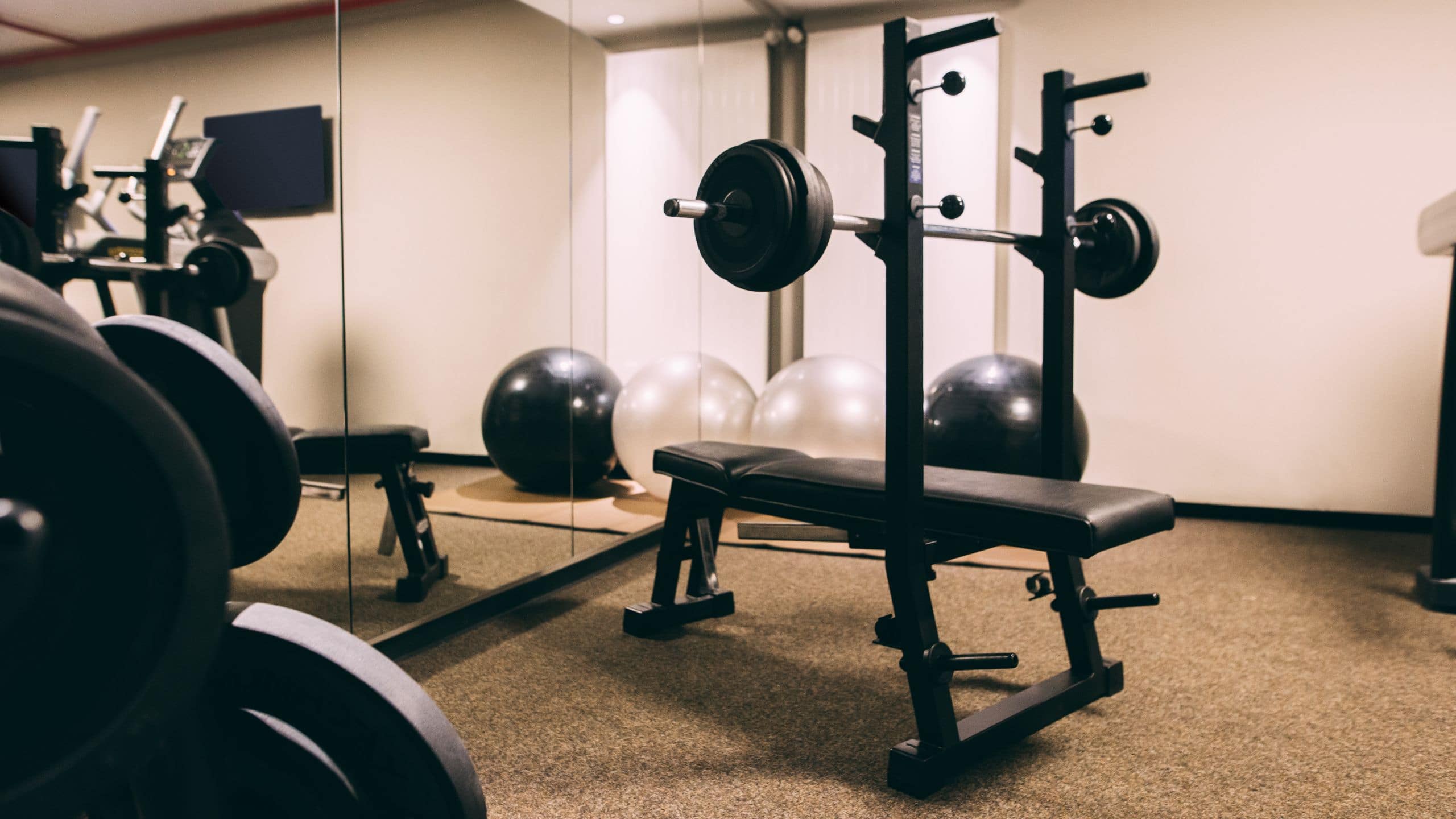 me and all hotel düsseldorf Fitness Center Equipment