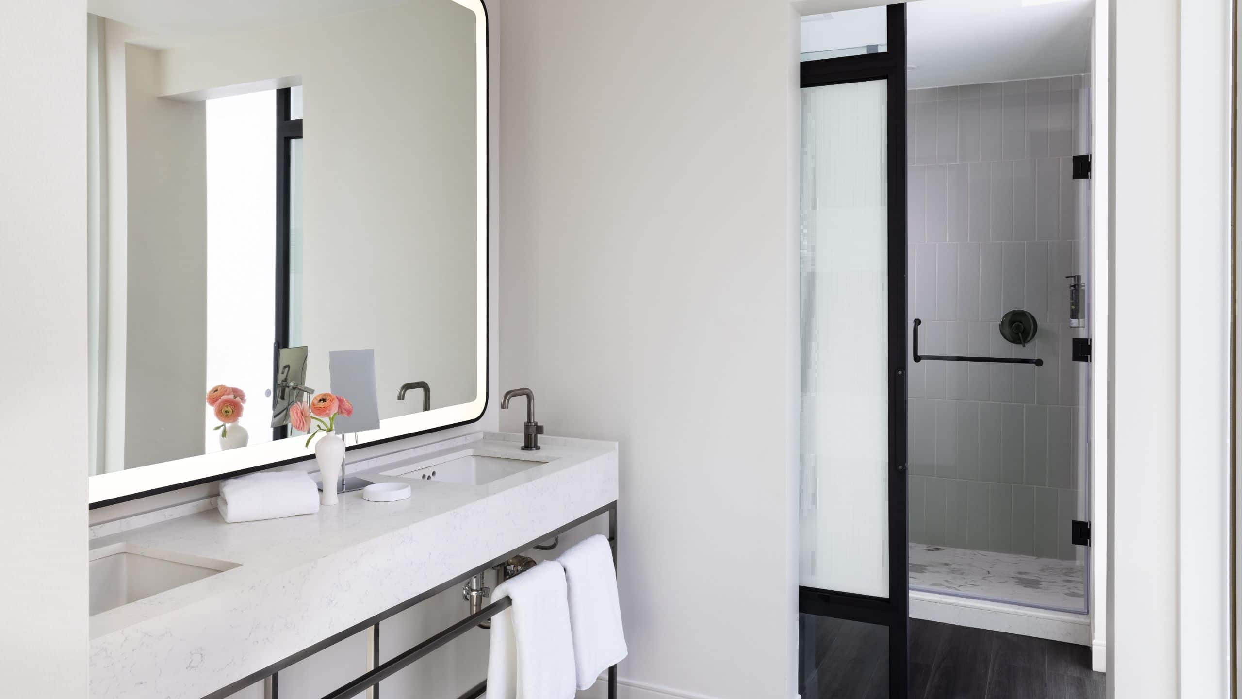 2/2 Hyatt Centric Congress Avenue Austin Congress Suite Bath