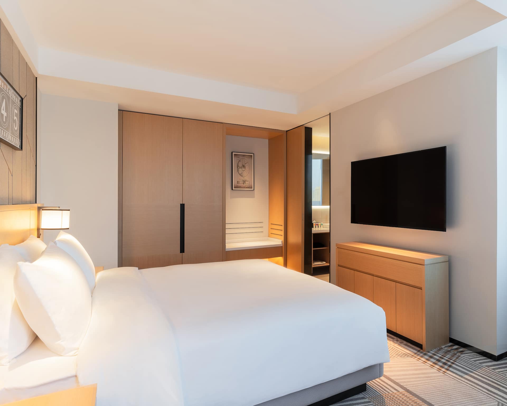 Hyatt Place Changchun Jingyue King Bed Guestroom Television
