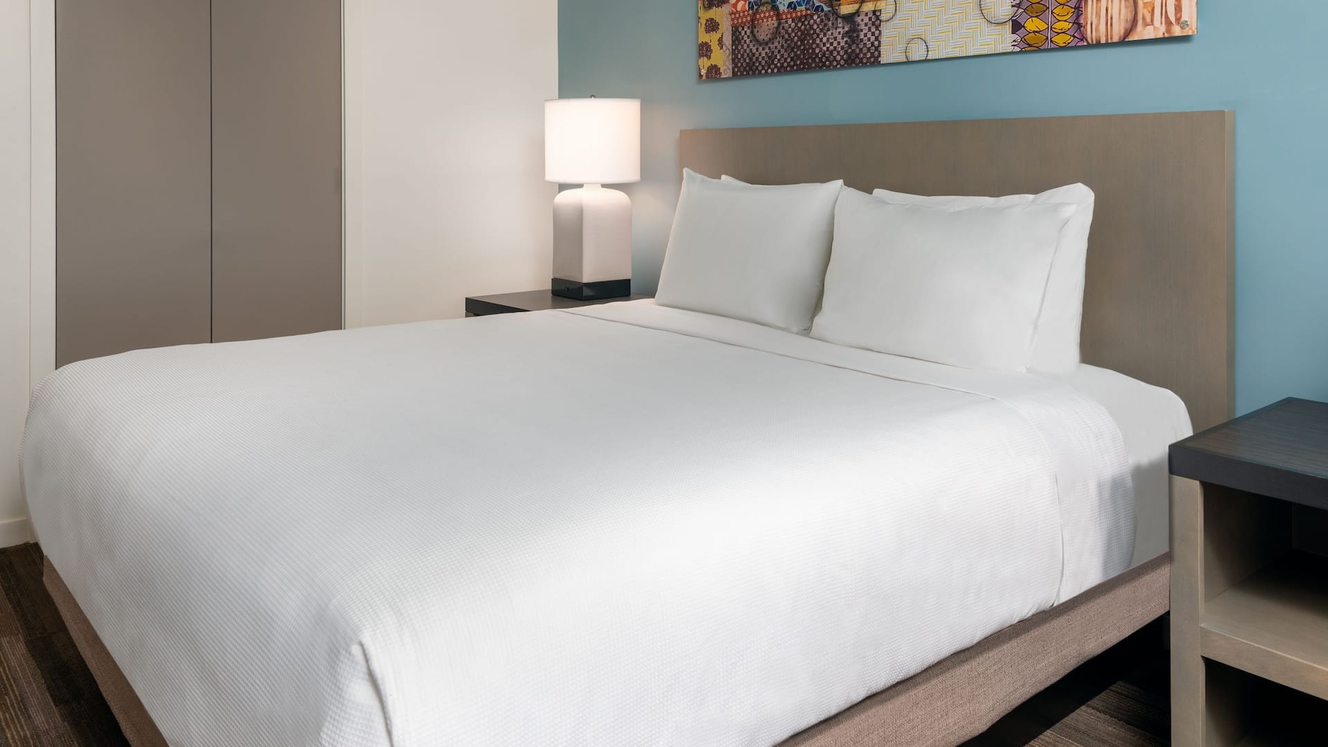 Hyatt House Orlando Airport Den King Bed