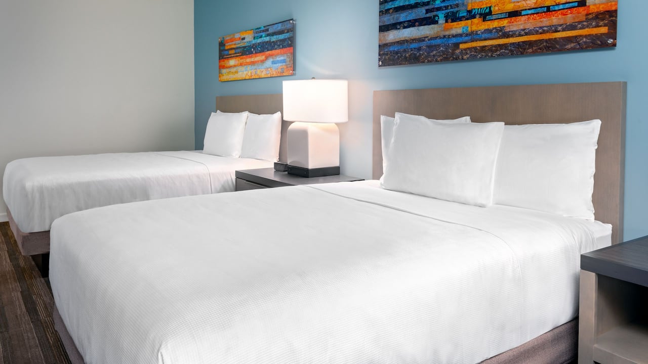 Den Queen Beds