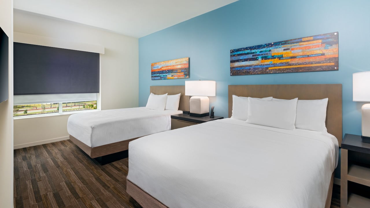 One Bed Kitchen Queen Beds