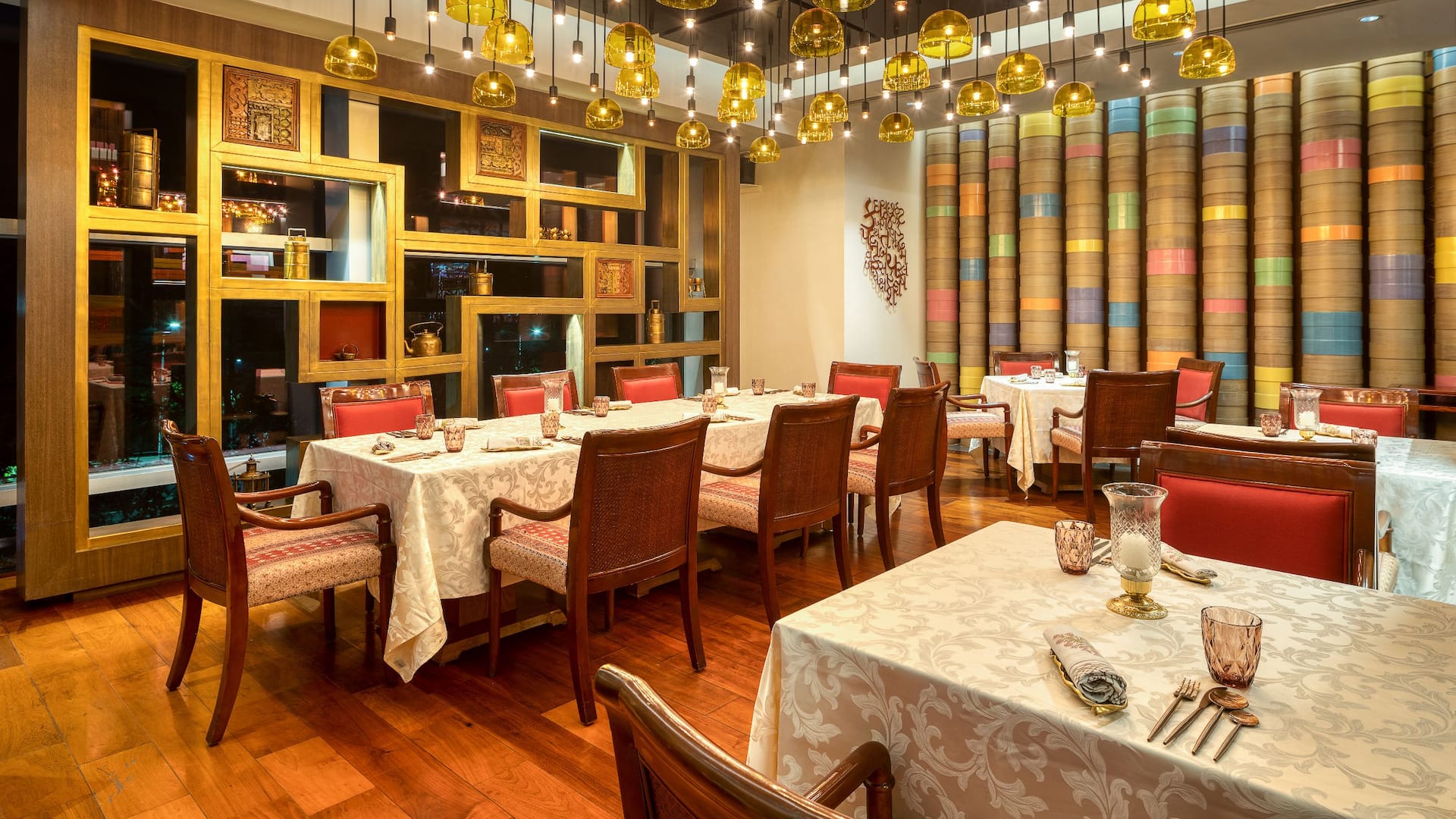 Hyatt Regency Ahmedabad Sarvatt Dining Area